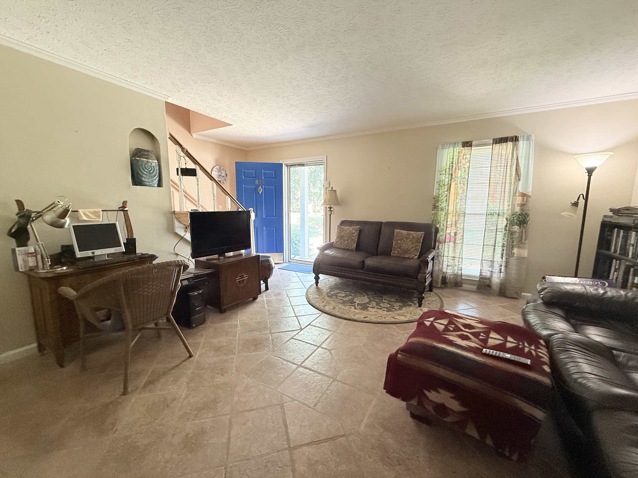 810 Lewis Ct Property Photo 6