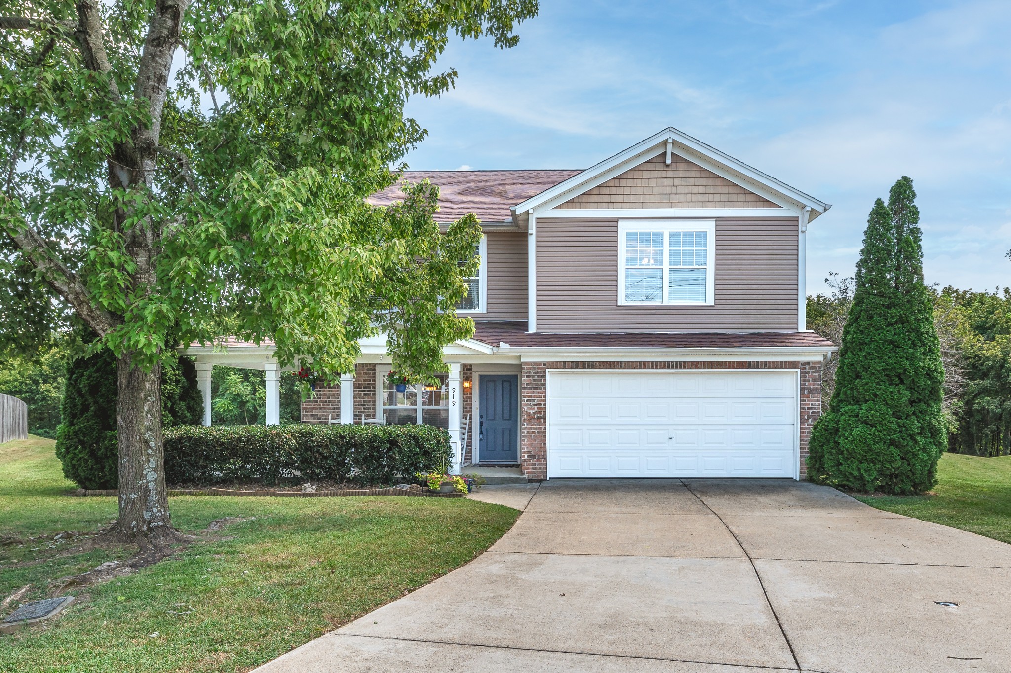 919 Grand Oak Dr