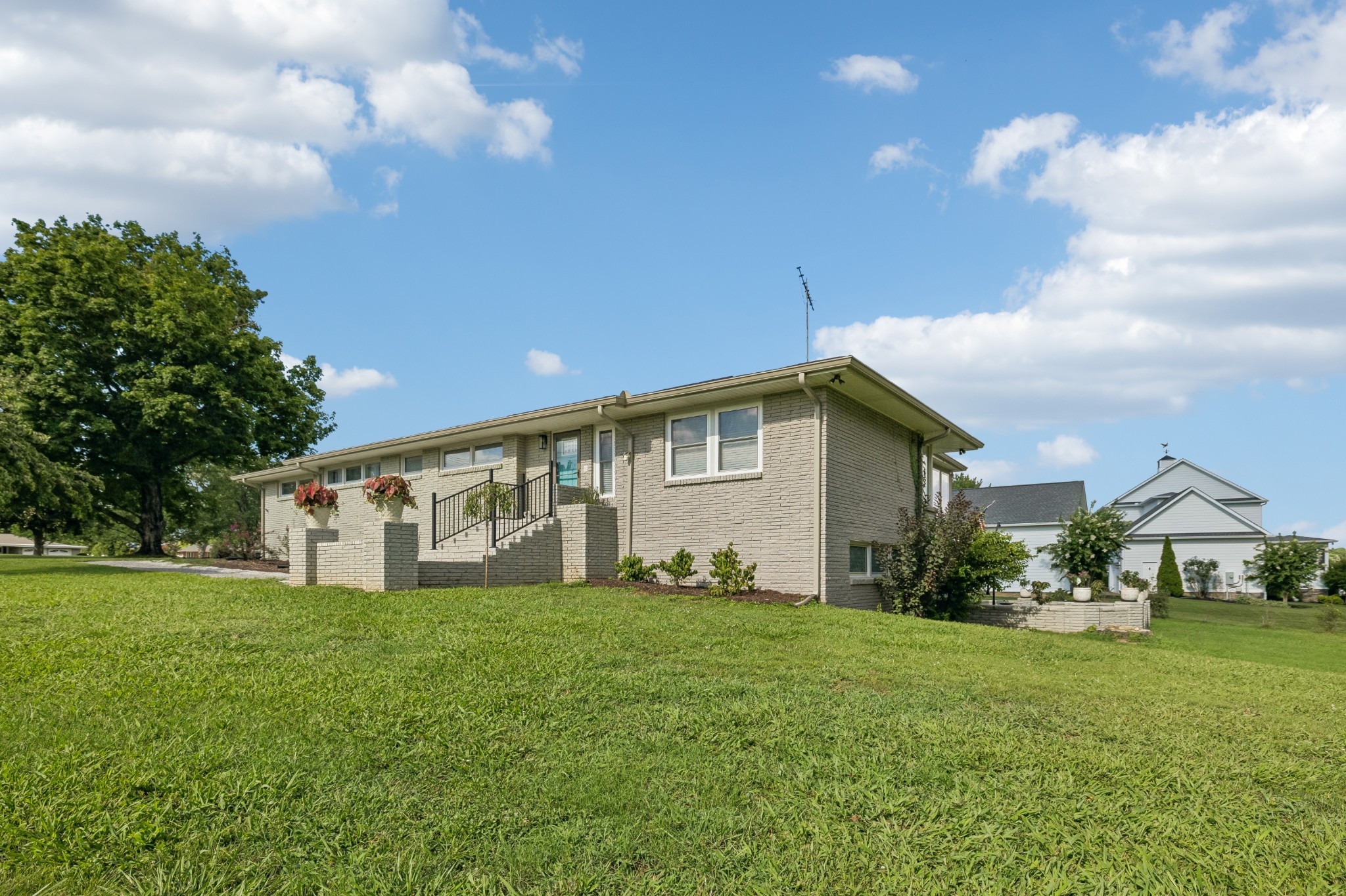 113 Knob Cir Property Photo 5