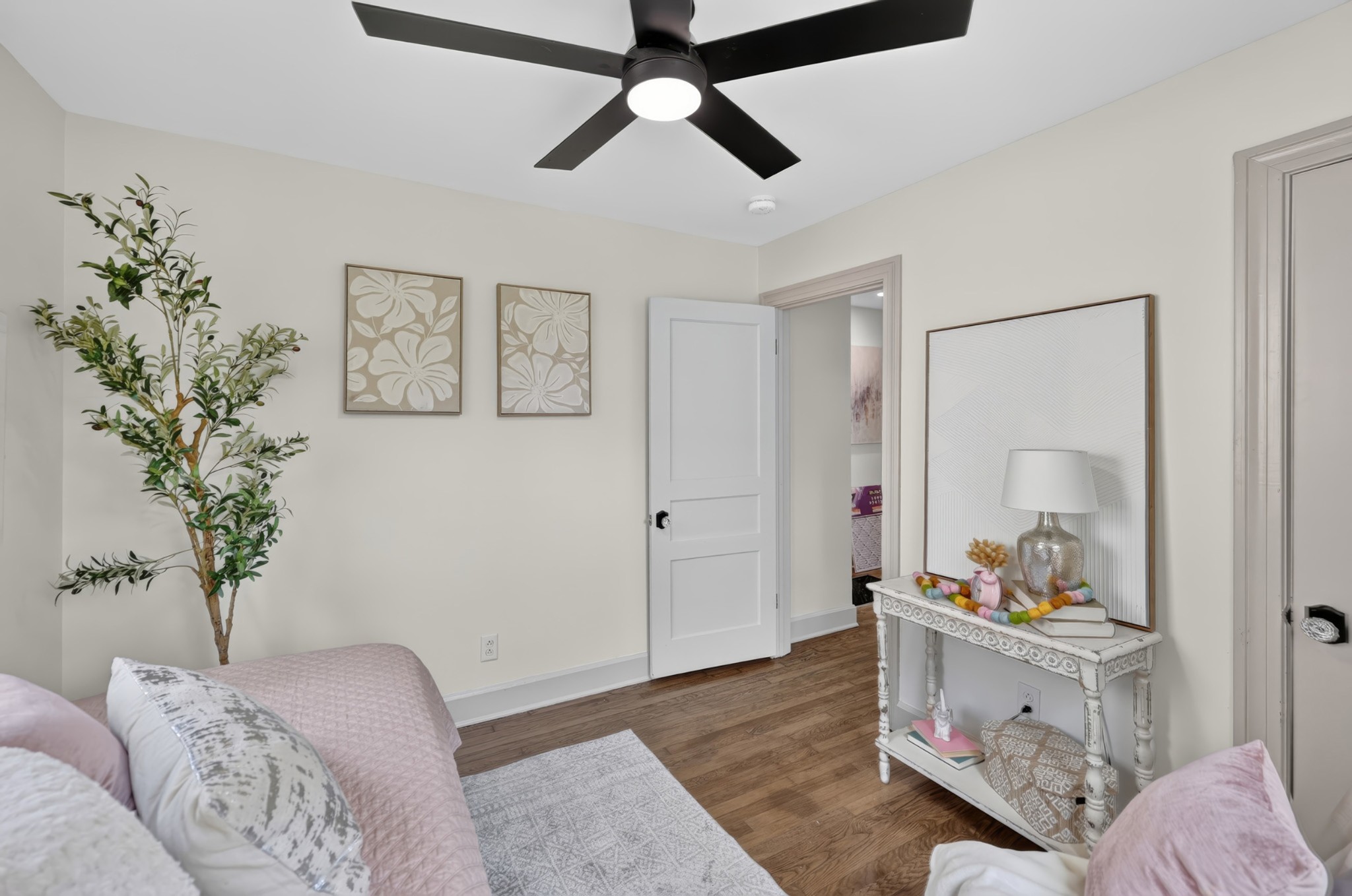 2618 Woodyhill Dr Property Photo 15