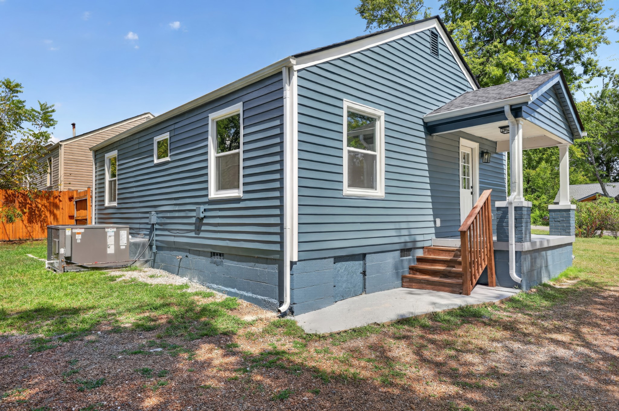 2618 Woodyhill Dr Property Photo 20