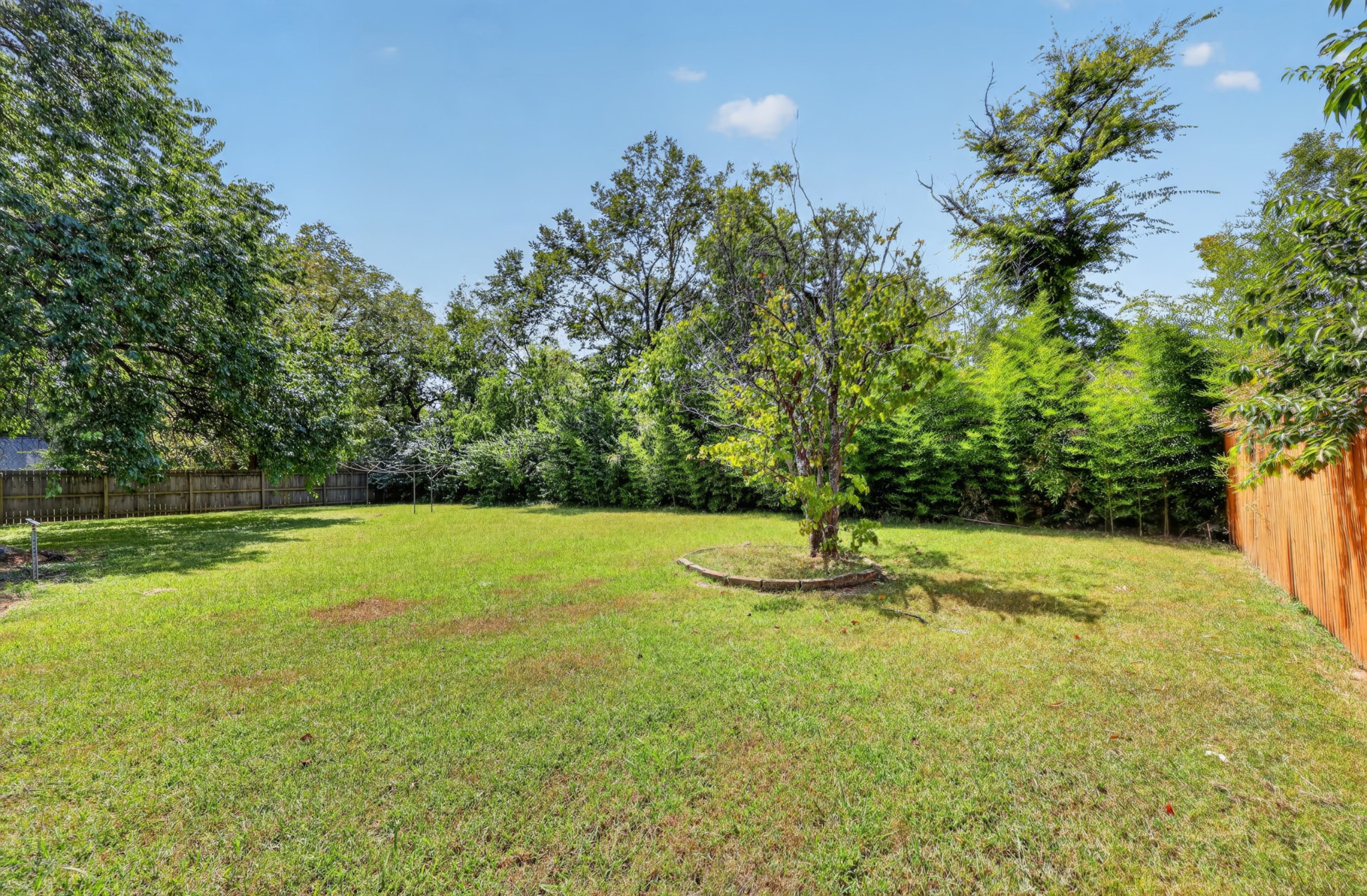 2618 Woodyhill Dr Property Photo 23