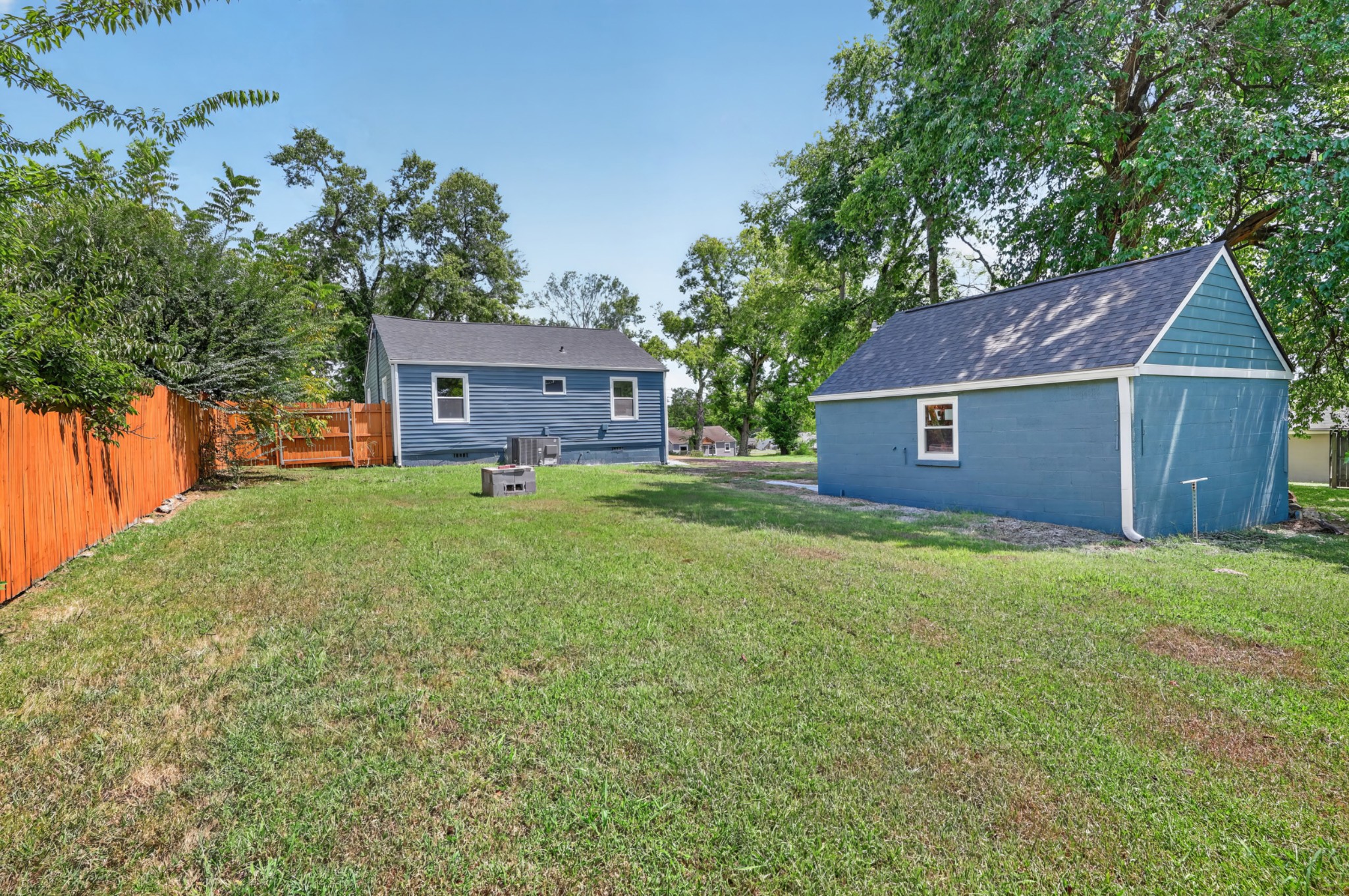 2618 Woodyhill Dr Property Photo 24