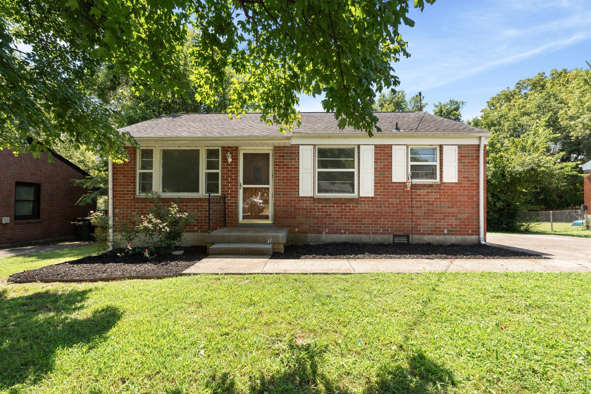 2939 Lakeland Dr Property Photo 1