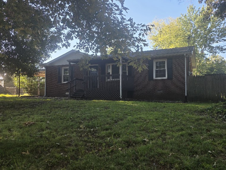 290 Lafayette Rd Property Photo 1