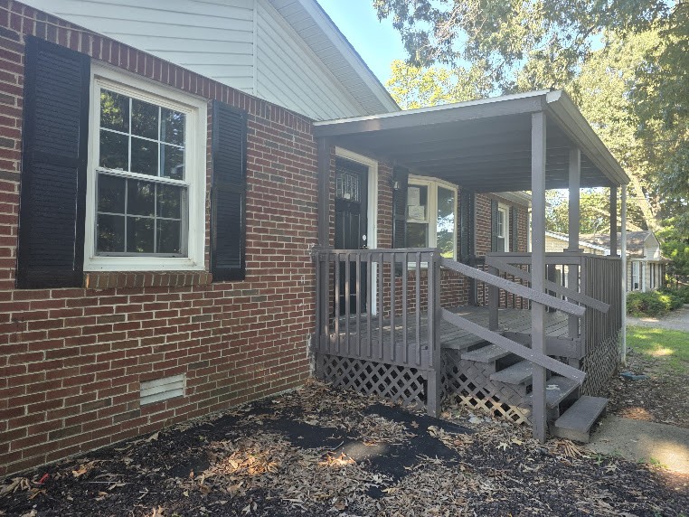 290 Lafayette Rd Property Photo 2