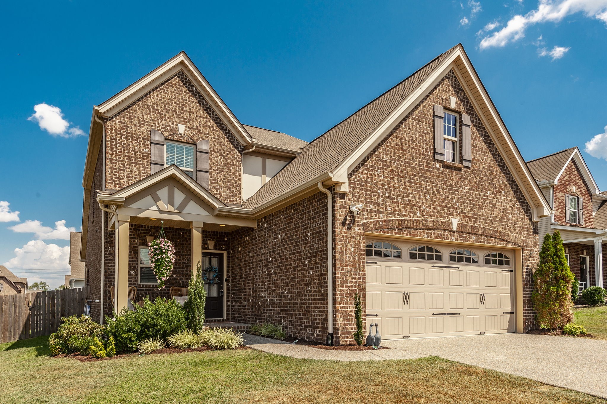 1020 Laurelwood Dr Property Photo 1