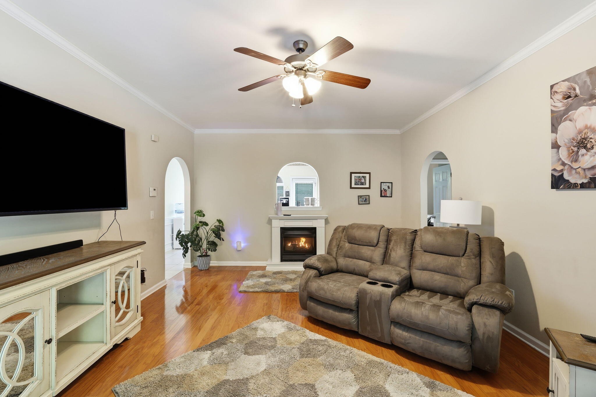 1903 N Summit Drive Property Photo 3