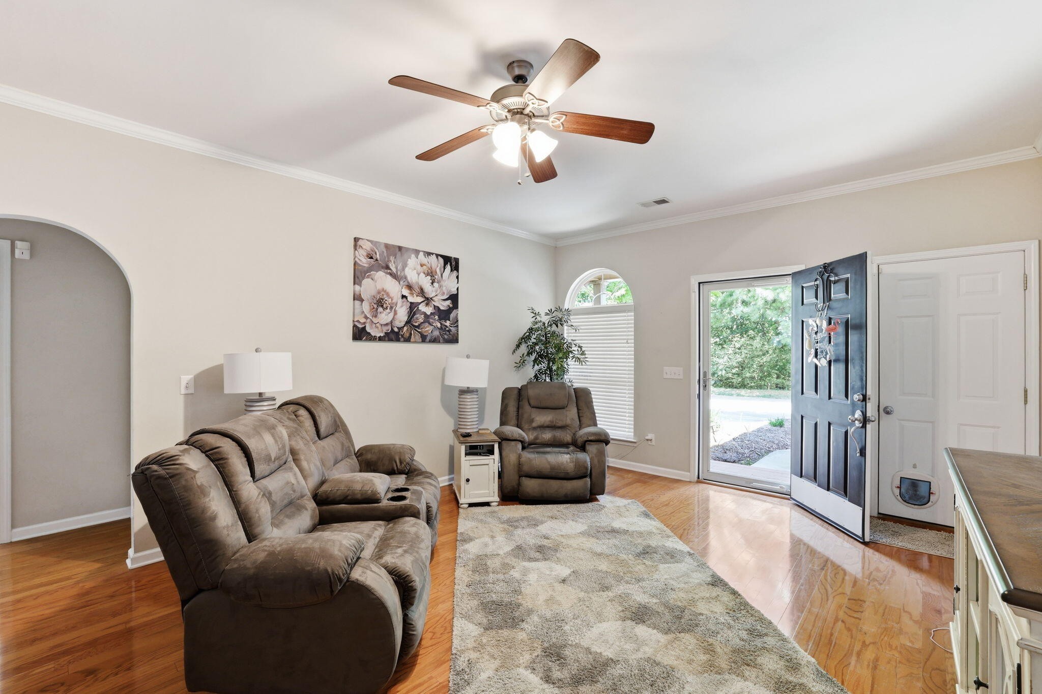 1903 N Summit Drive Property Photo 4