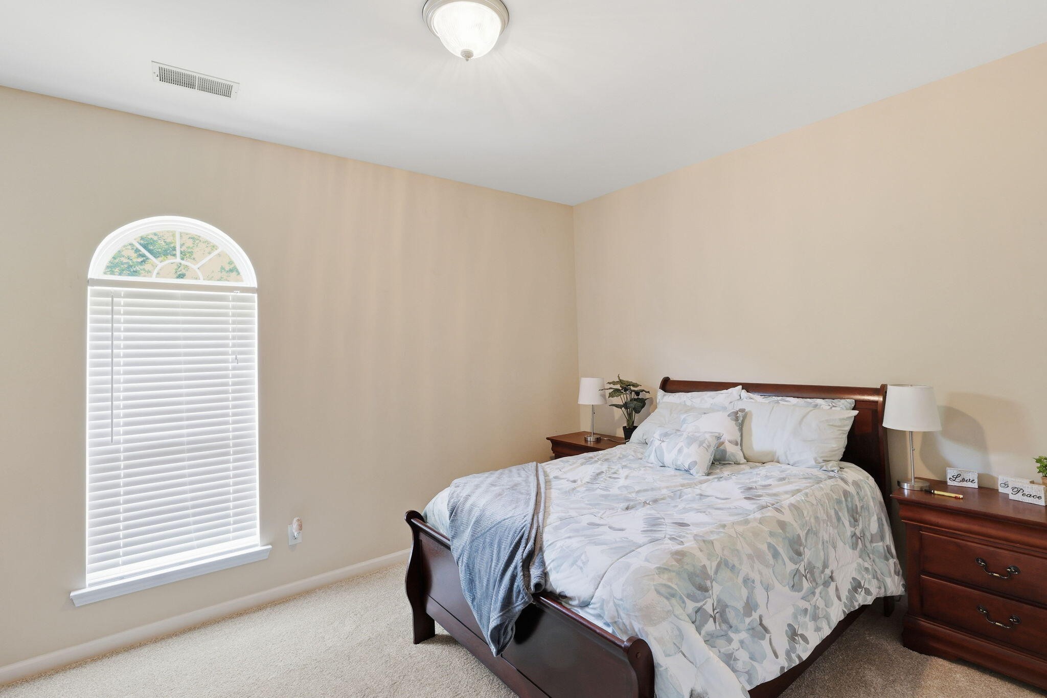 1903 N Summit Drive Property Photo 8