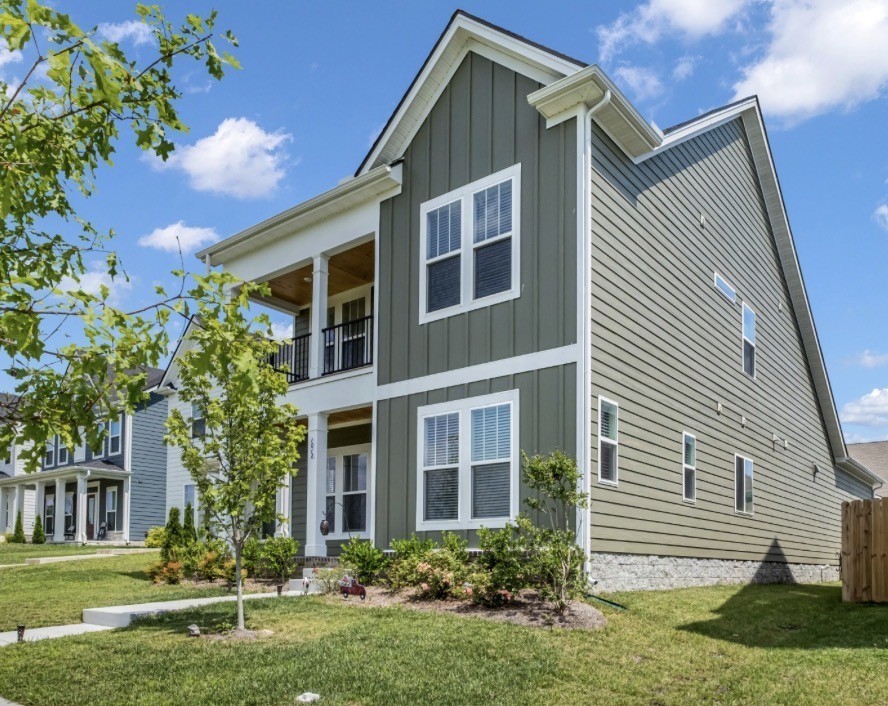 1012 Indigo Aly Property Photo 1