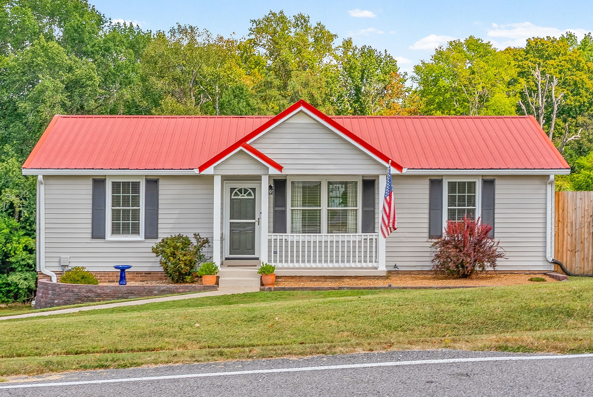 2651 Holt Ln Property Photo 1
