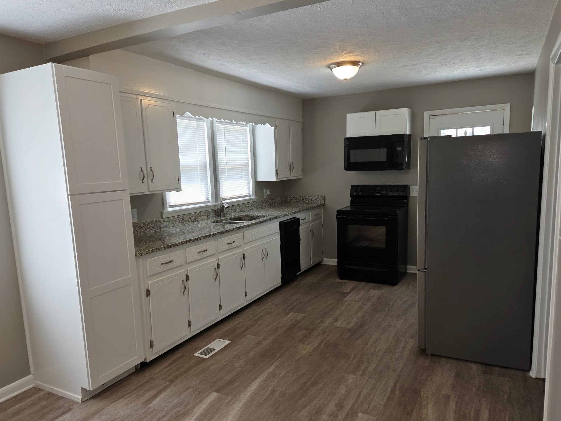 608 Polk St Property Photo 8