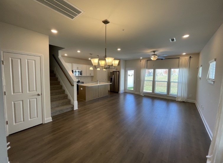 1005 June Wilde Rdg Property Photo 3