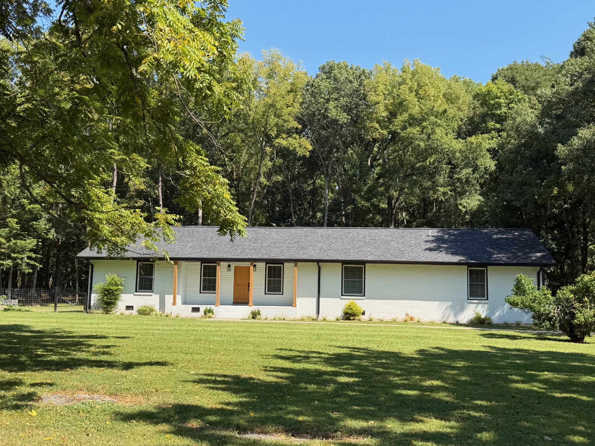 116 Foxland Dr Property Photo 1