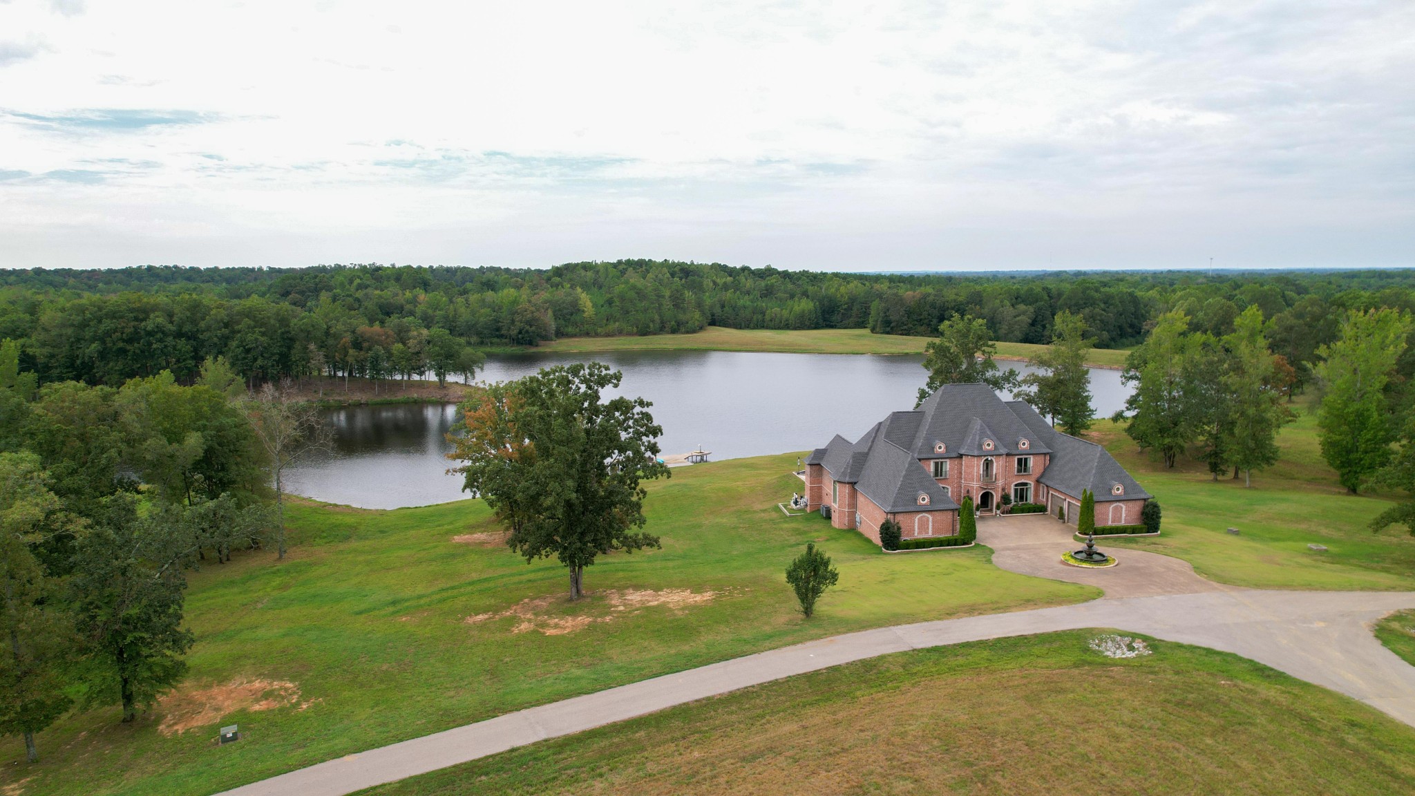 140 Lake Shore Lane Property Photo 8