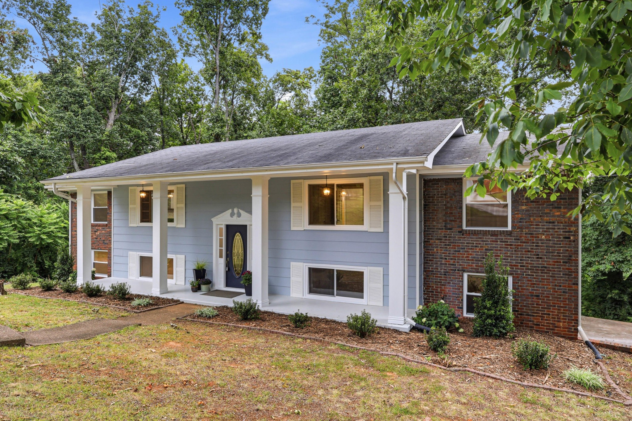 2824 Ridgecrest Drive Property Photo 1