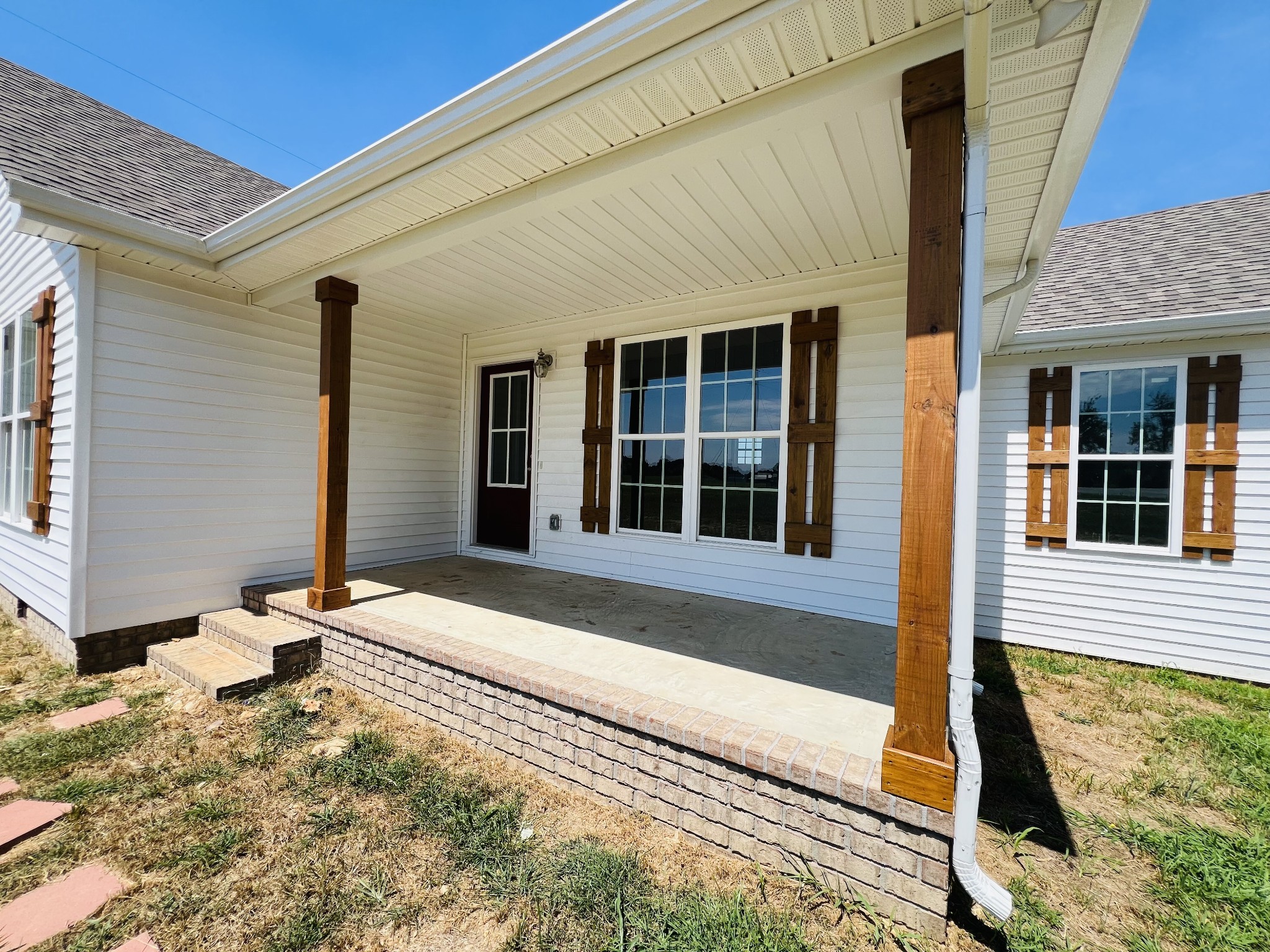 111 Glenhaven Ln Property Photo 3
