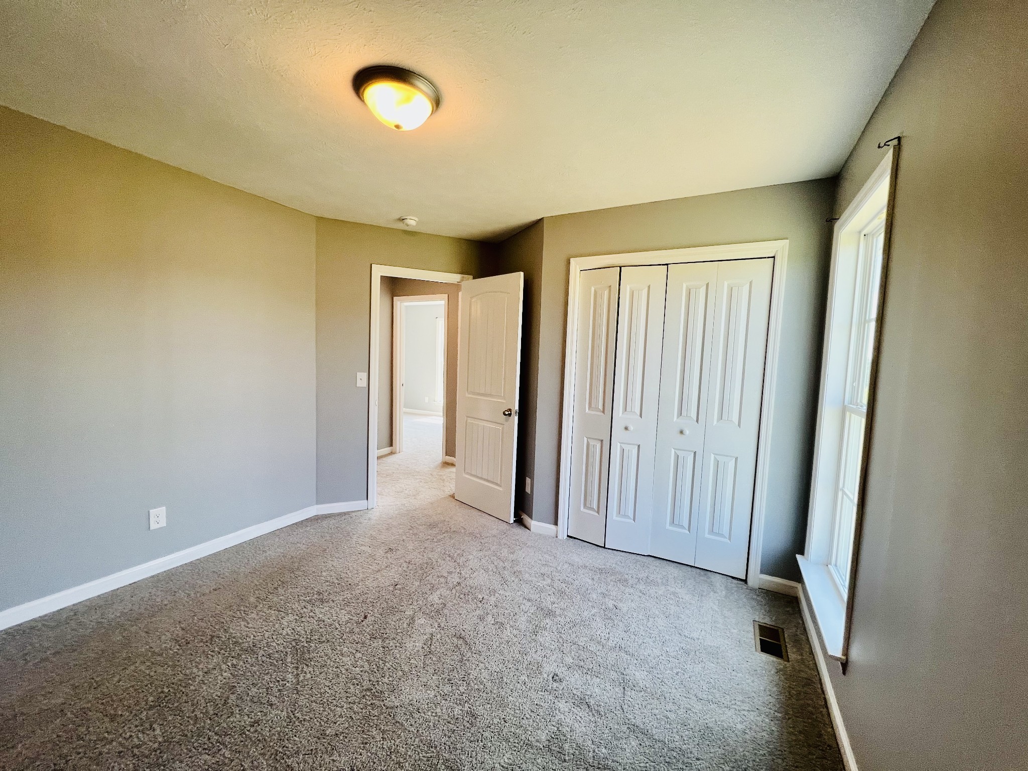 111 Glenhaven Ln Property Photo 16