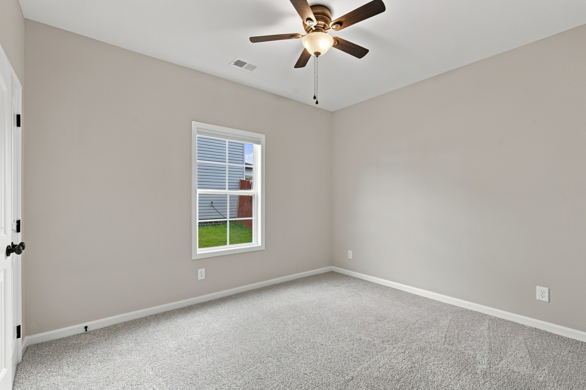 1589 Kestrel Dr Property Photo 16