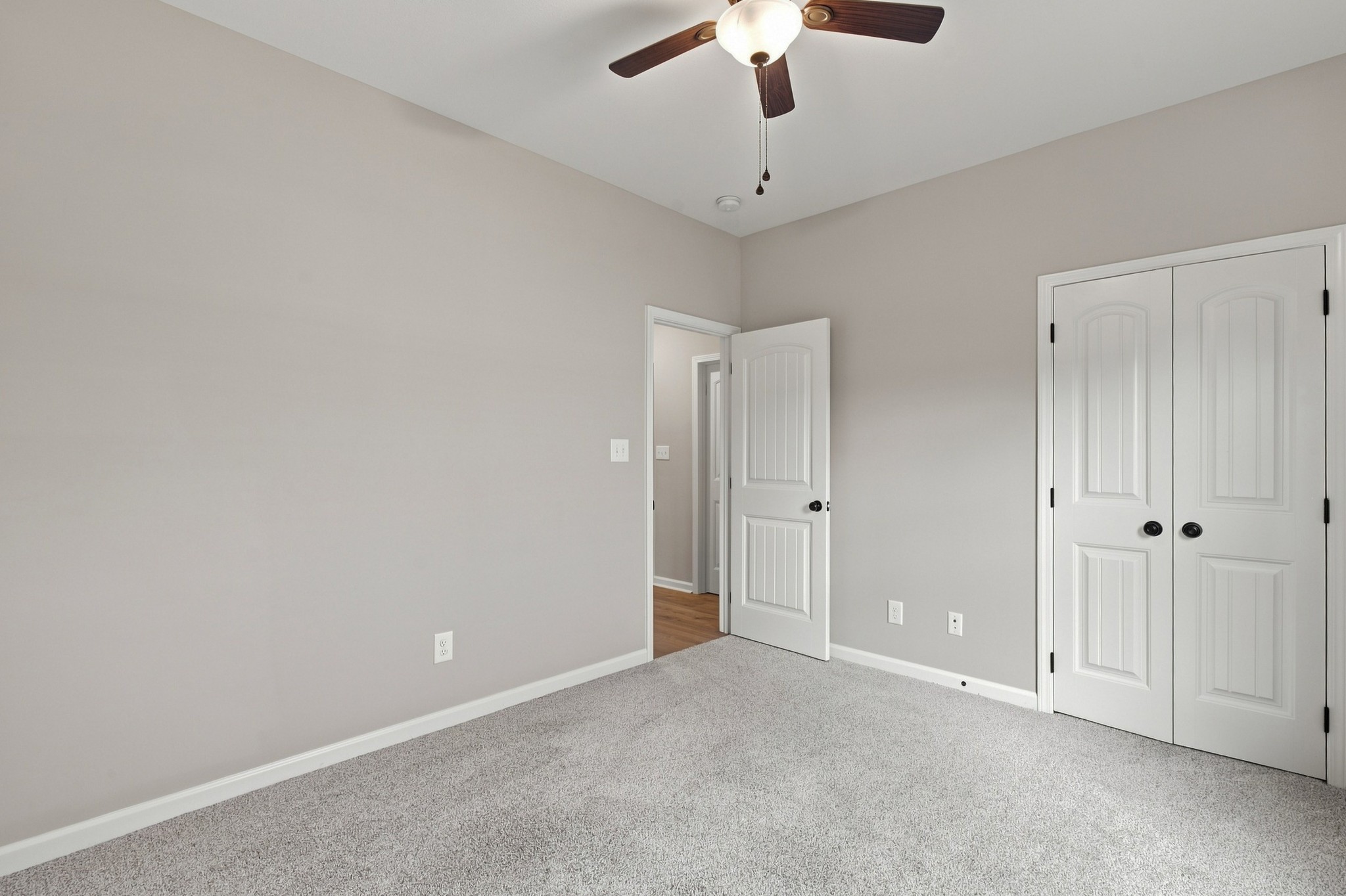 1589 Kestrel Dr Property Photo 17