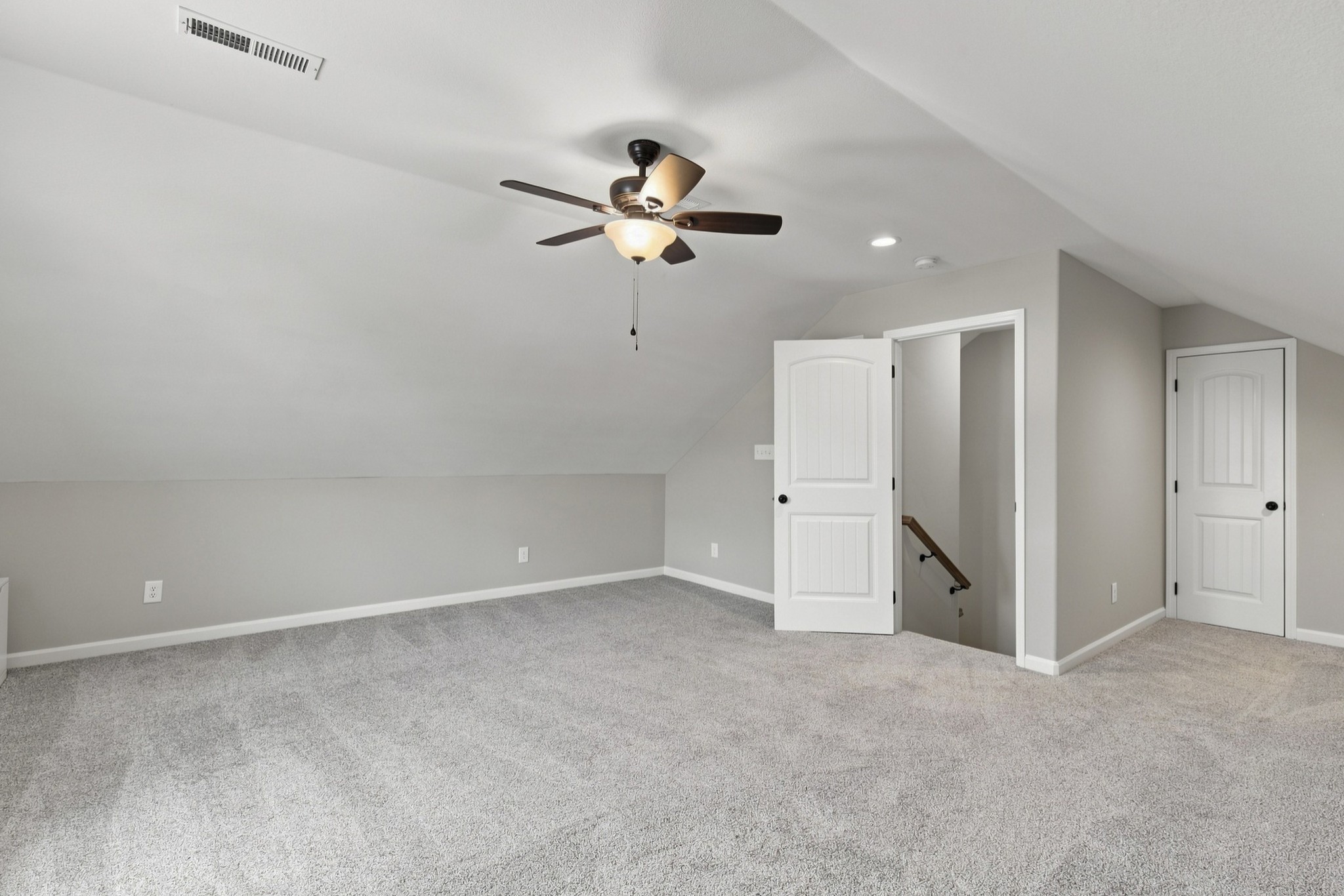 1589 Kestrel Dr Property Photo 26