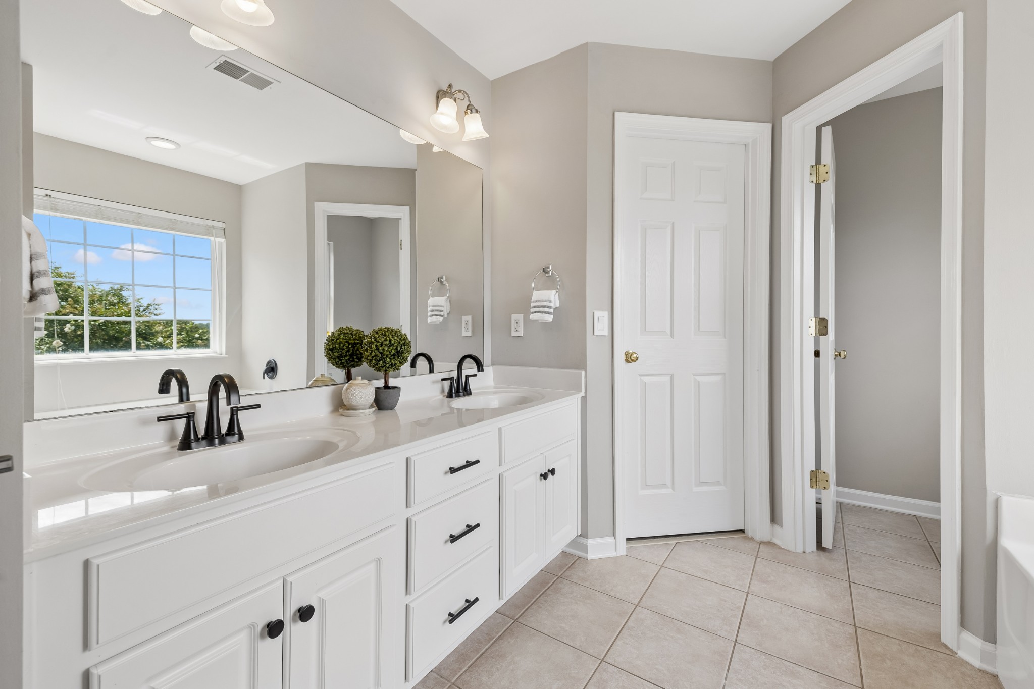 1200 Wexford Downs Ln Property Photo 25
