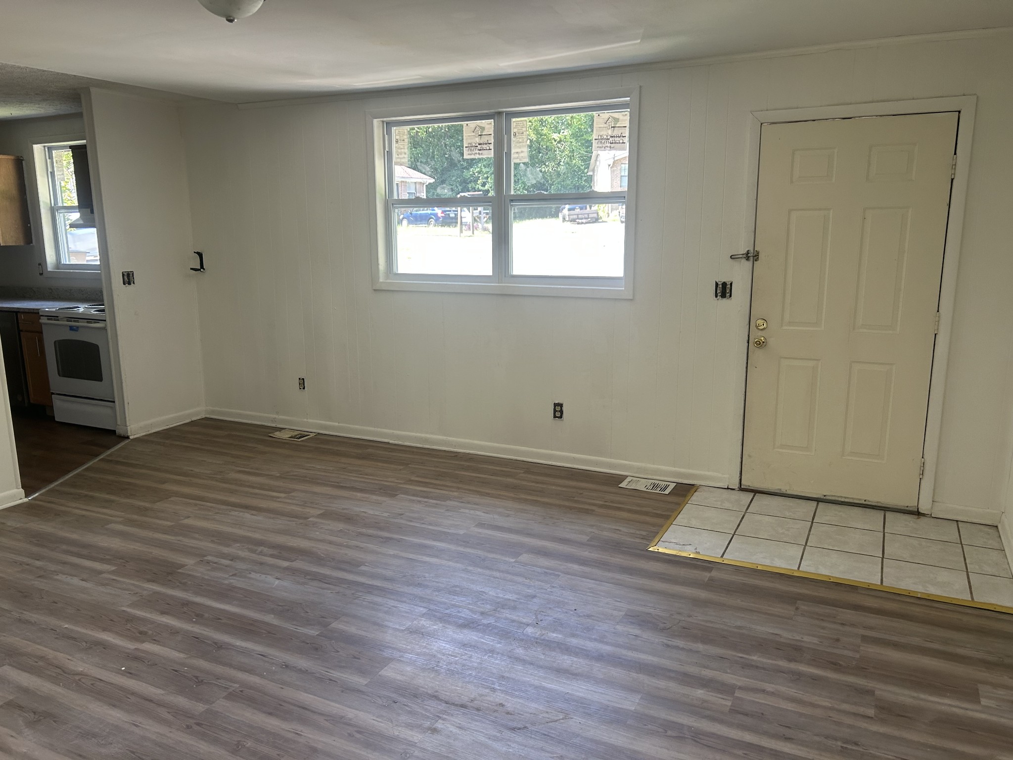 305 Norway Ct Property Photo 2