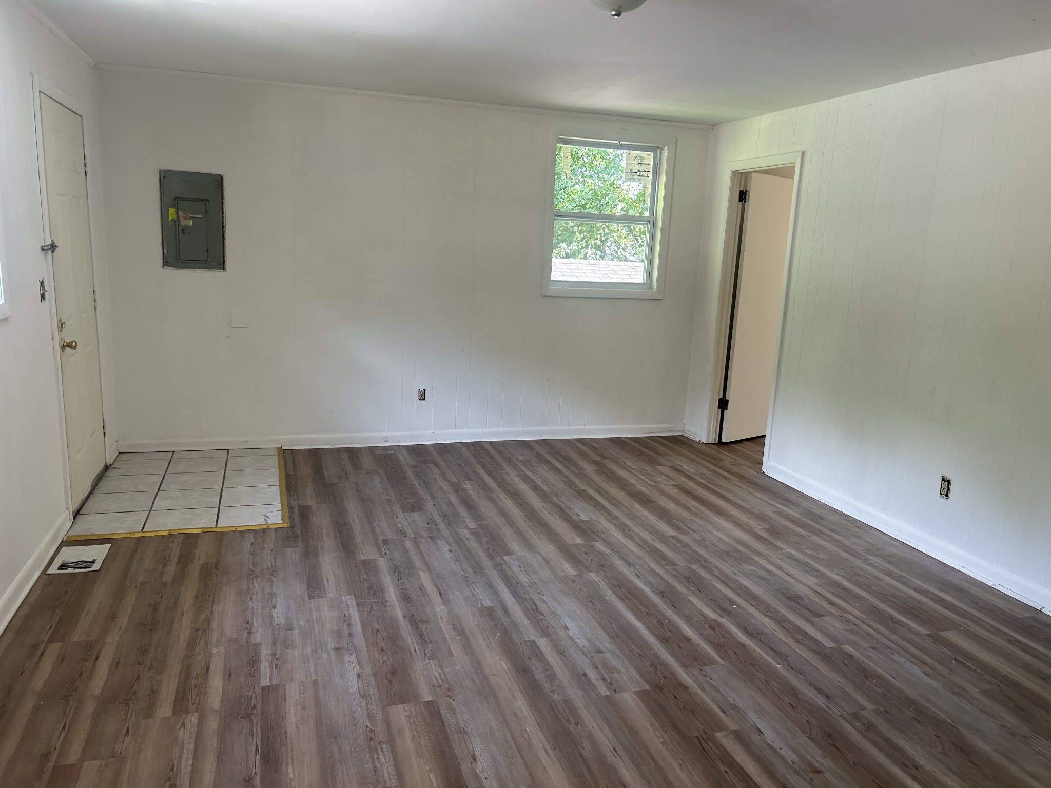 305 Norway Ct Property Photo 3