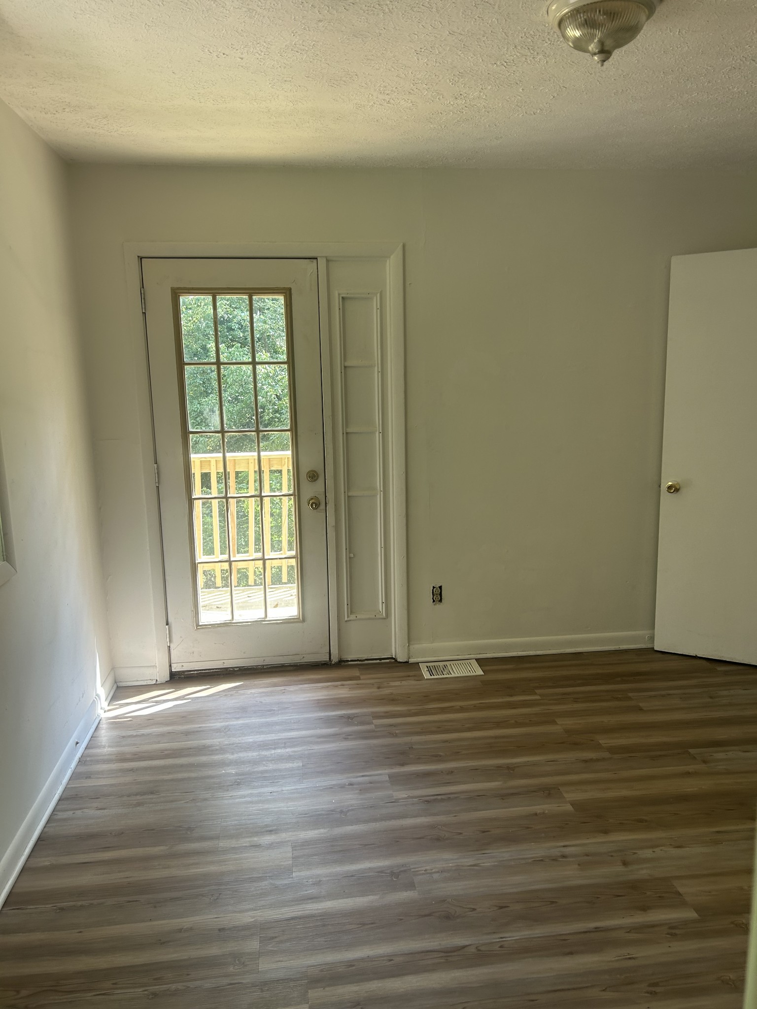 305 Norway Ct Property Photo 14