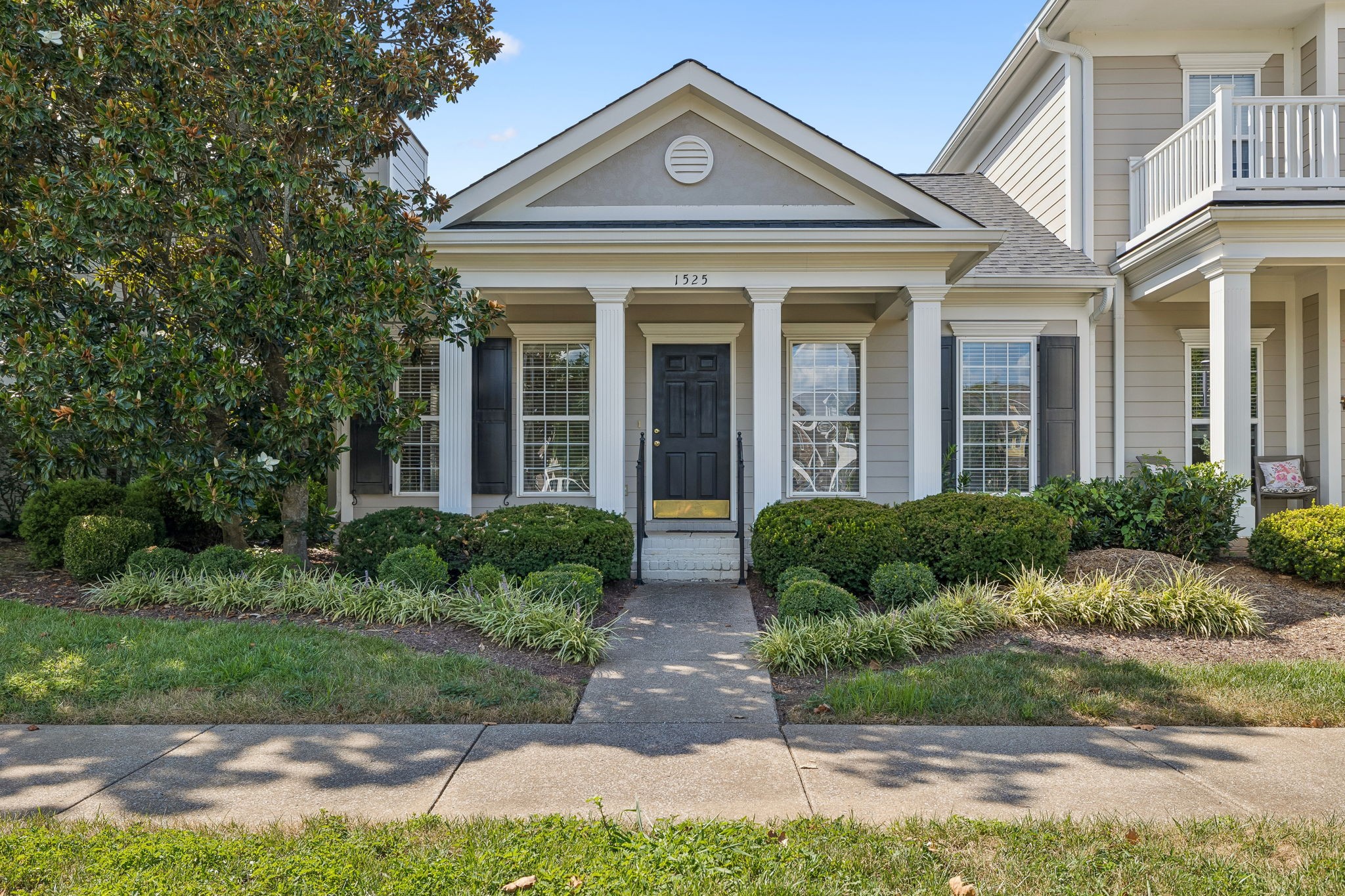 1525 Stratford Hall Cir Property Photo 1