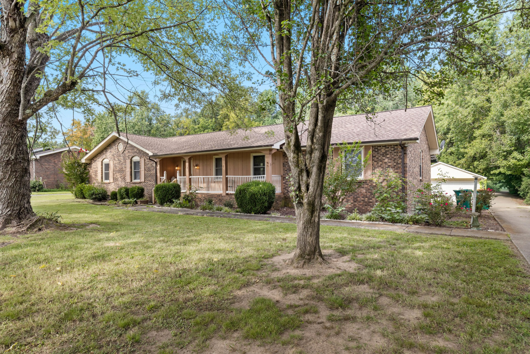 607 N Palmers Chapel Rd Property Photo 1