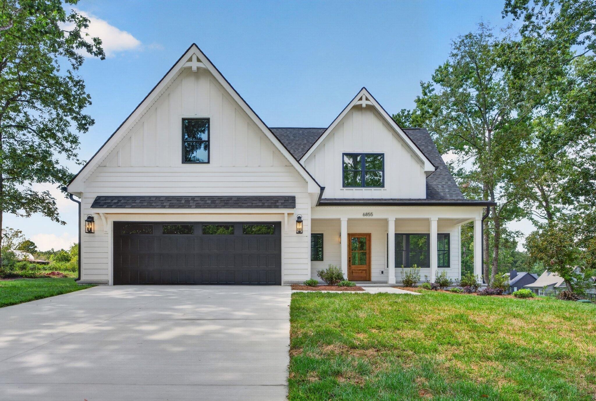 6855 Sawyer Road Property Photo 1