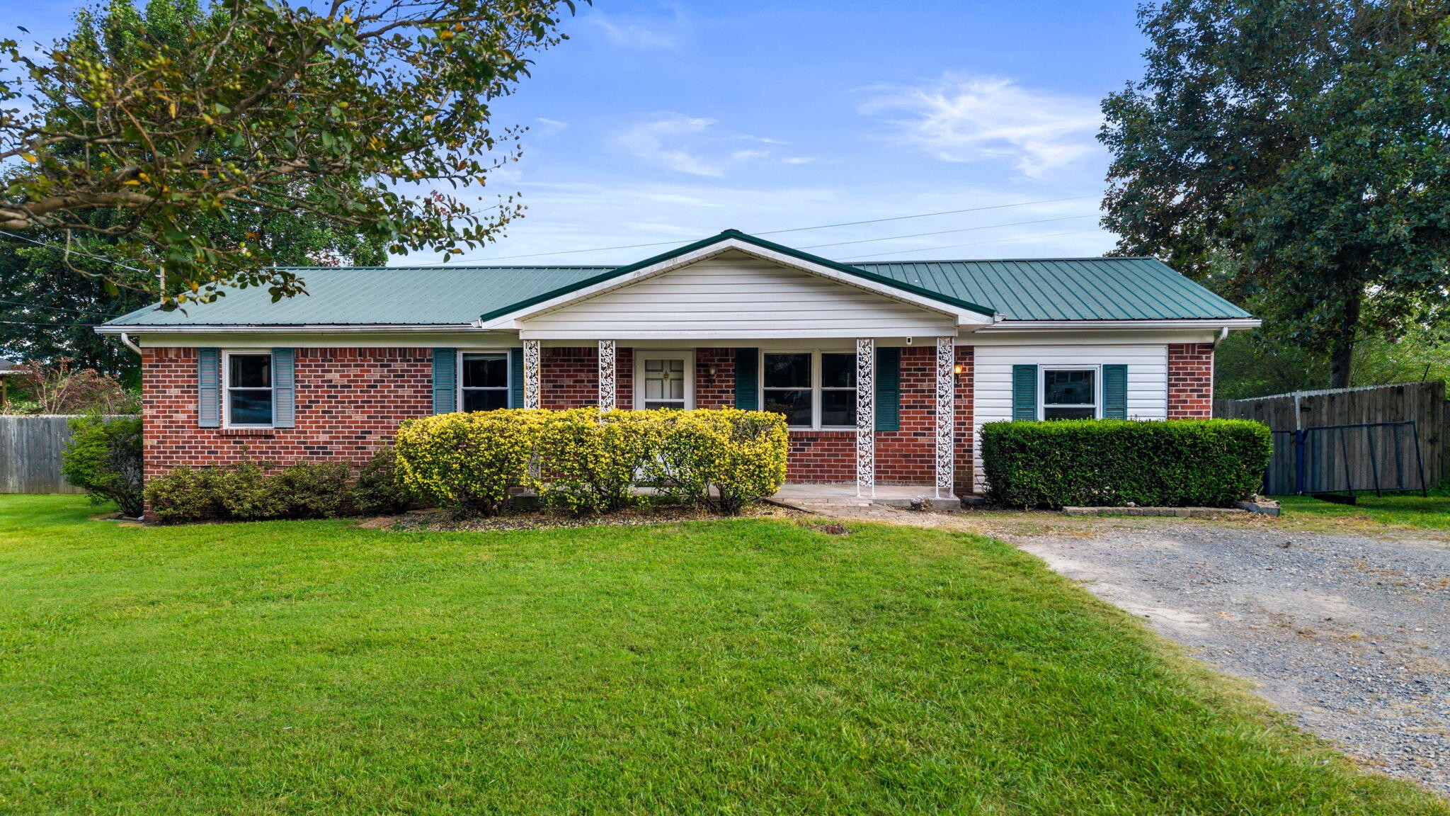 2044 Rolling Brook Drive, Ne Property Photo 1