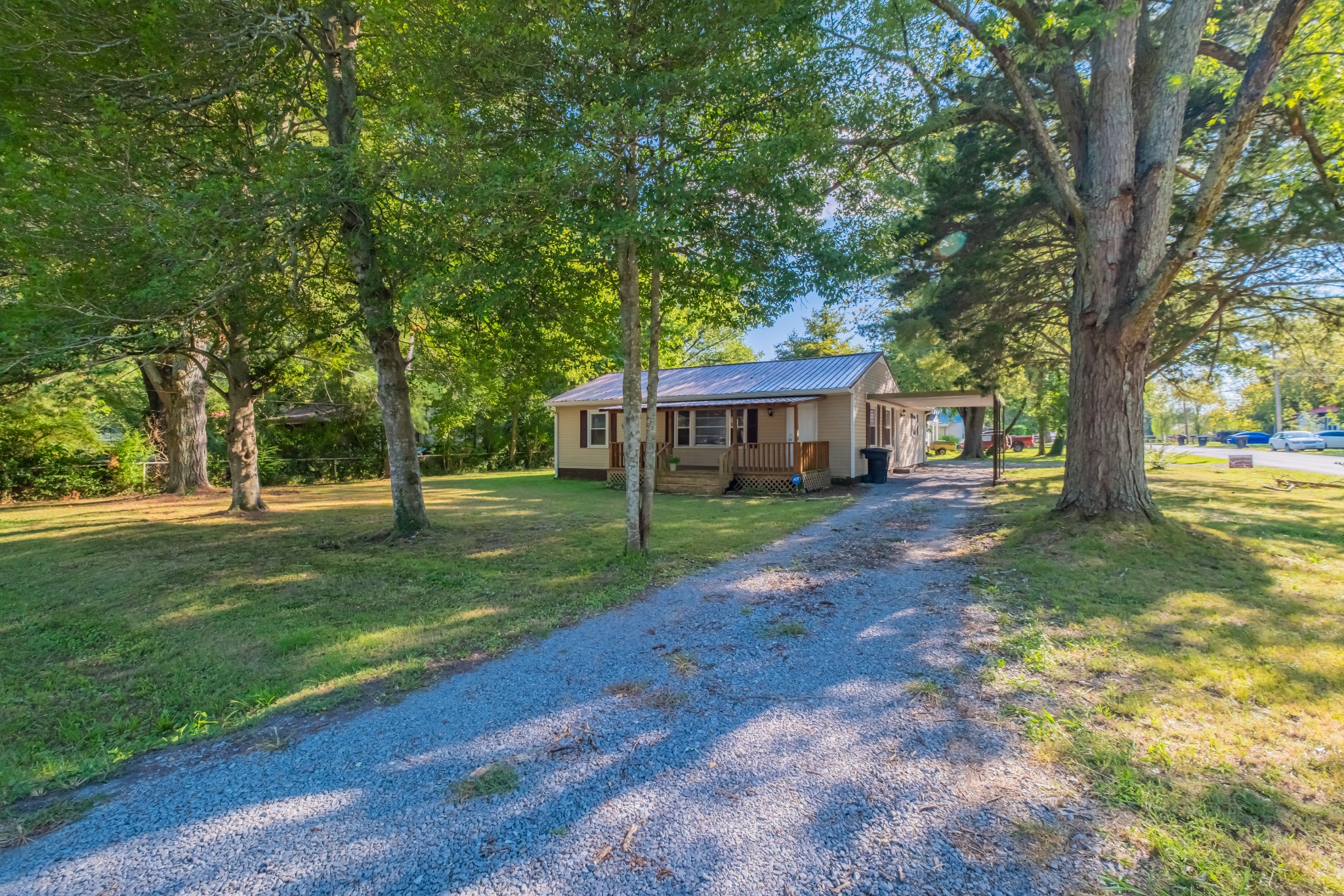 200 Gentry St Property Photo 1