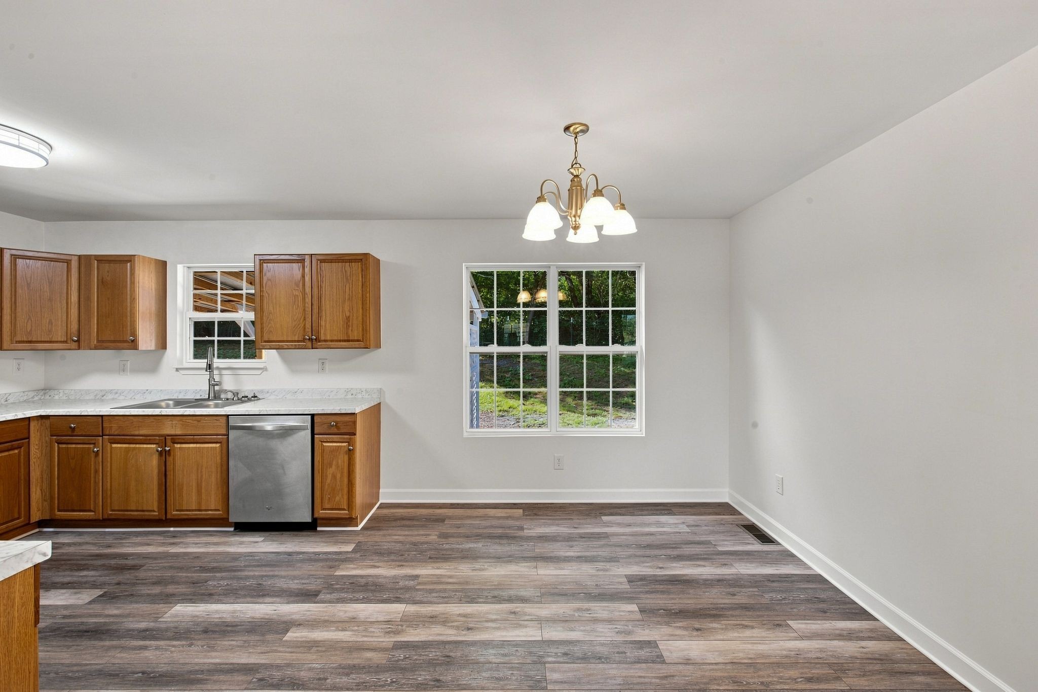 105 Gilliam Ln Property Photo 6