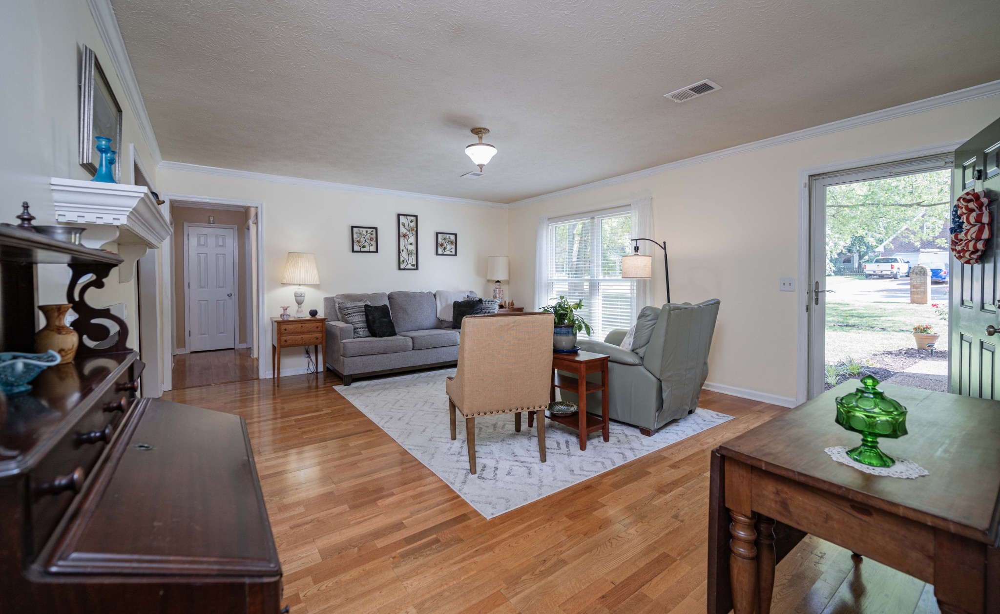 545 Highpoint Dr Property Photo 4