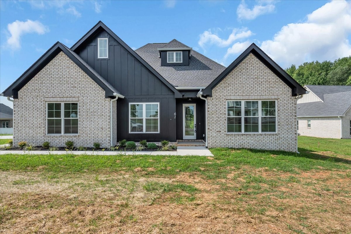 61 Hickory Grove Dr Property Photo 1
