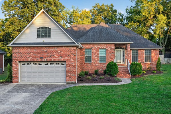 107 Cedar Forest Dr Property Photo 1