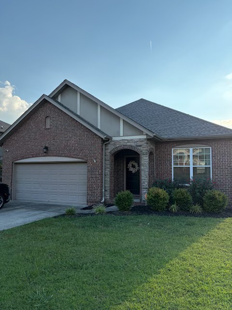 1061 Oakhall Dr