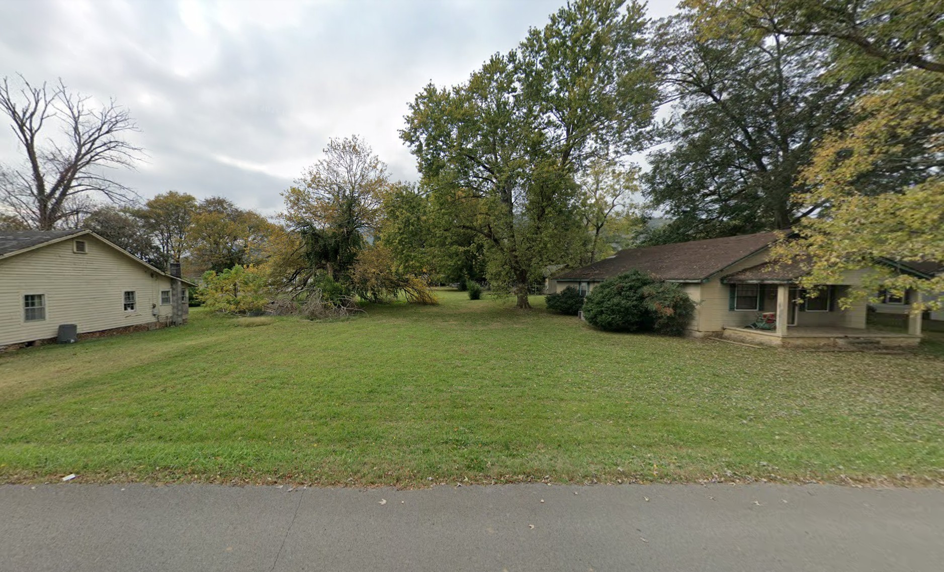 203 Maple Ave Property Photo 2