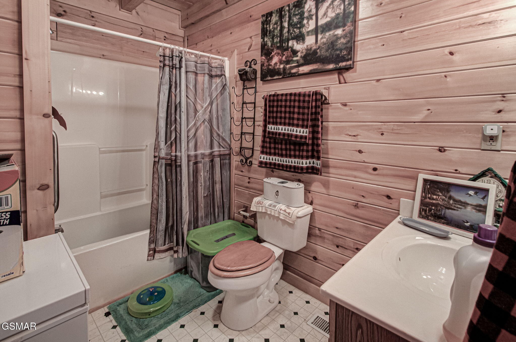 2505 Fleming Way Property Photo 18