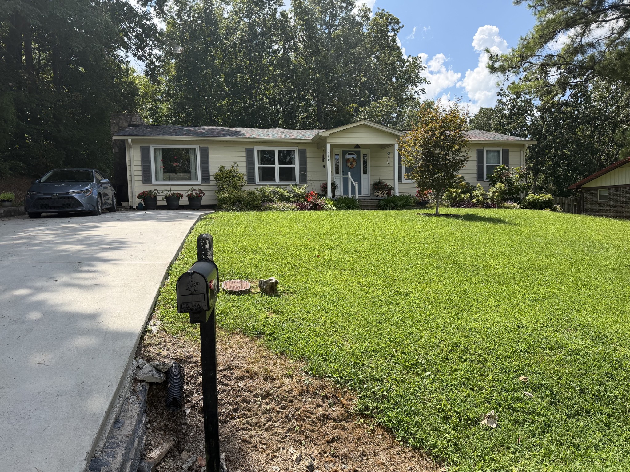 960 Forest Dr, Se Property Photo 1