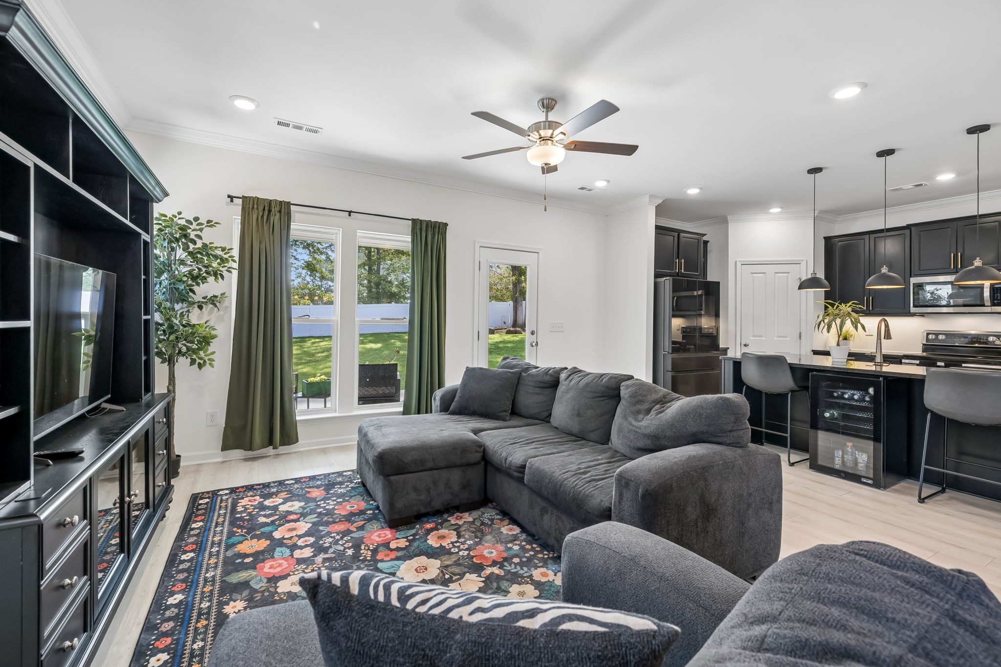 7127 Pepper Tree Cir Property Photo 3
