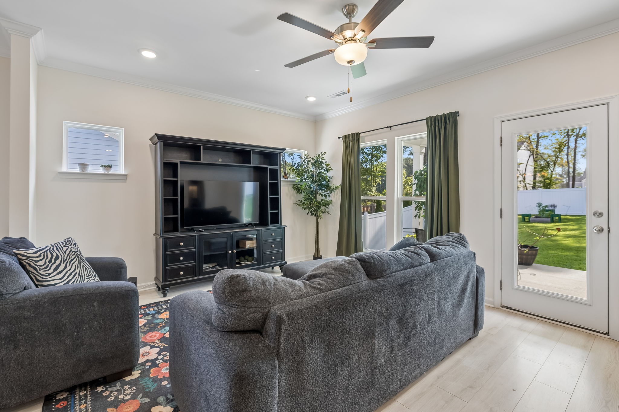7127 Pepper Tree Cir Property Photo 13