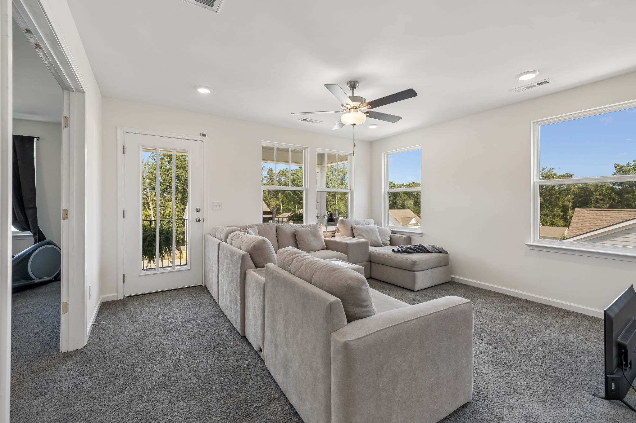 7127 Pepper Tree Cir Property Photo 32