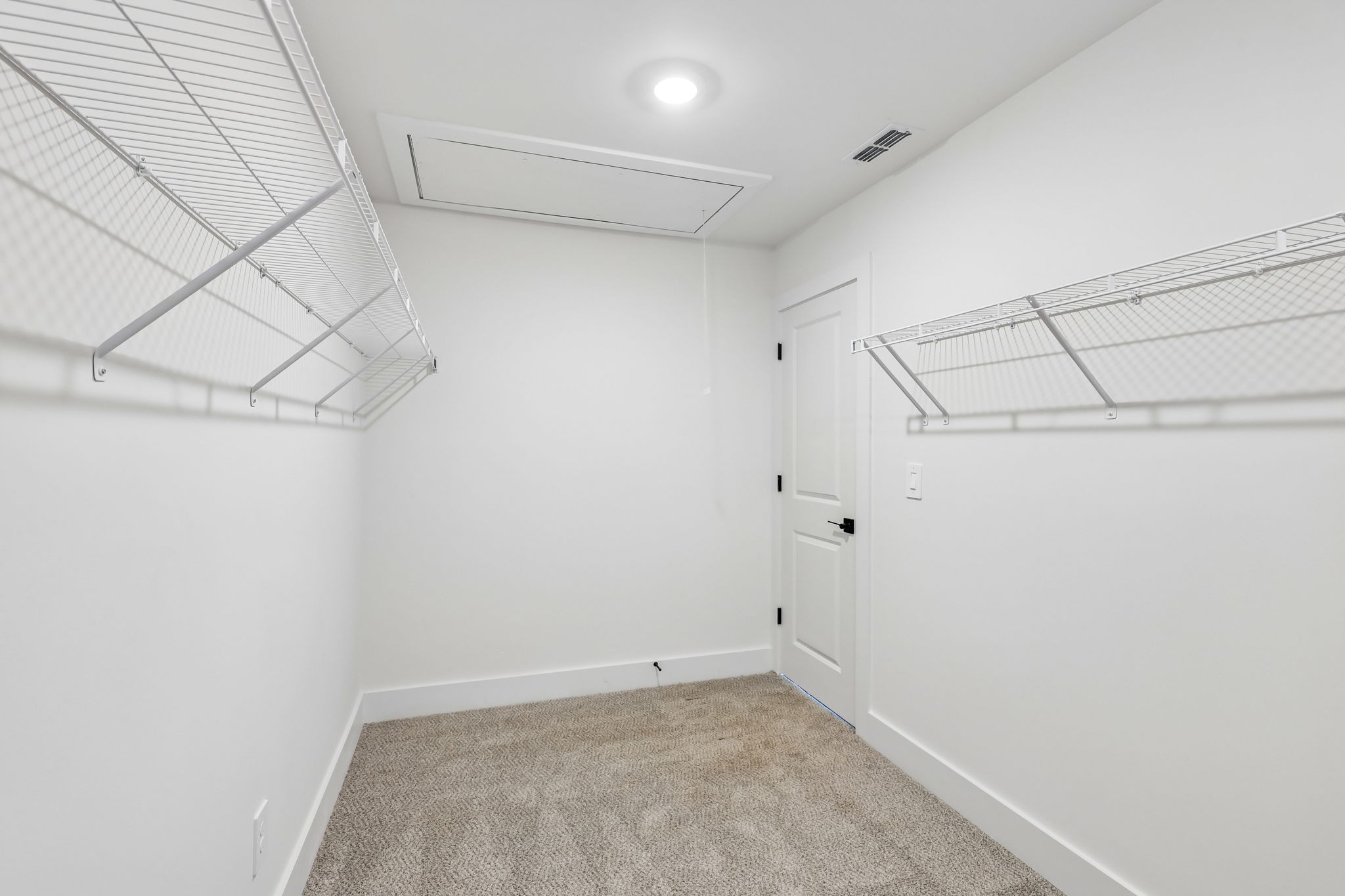 2022 Riley Park Dr Property Photo 25