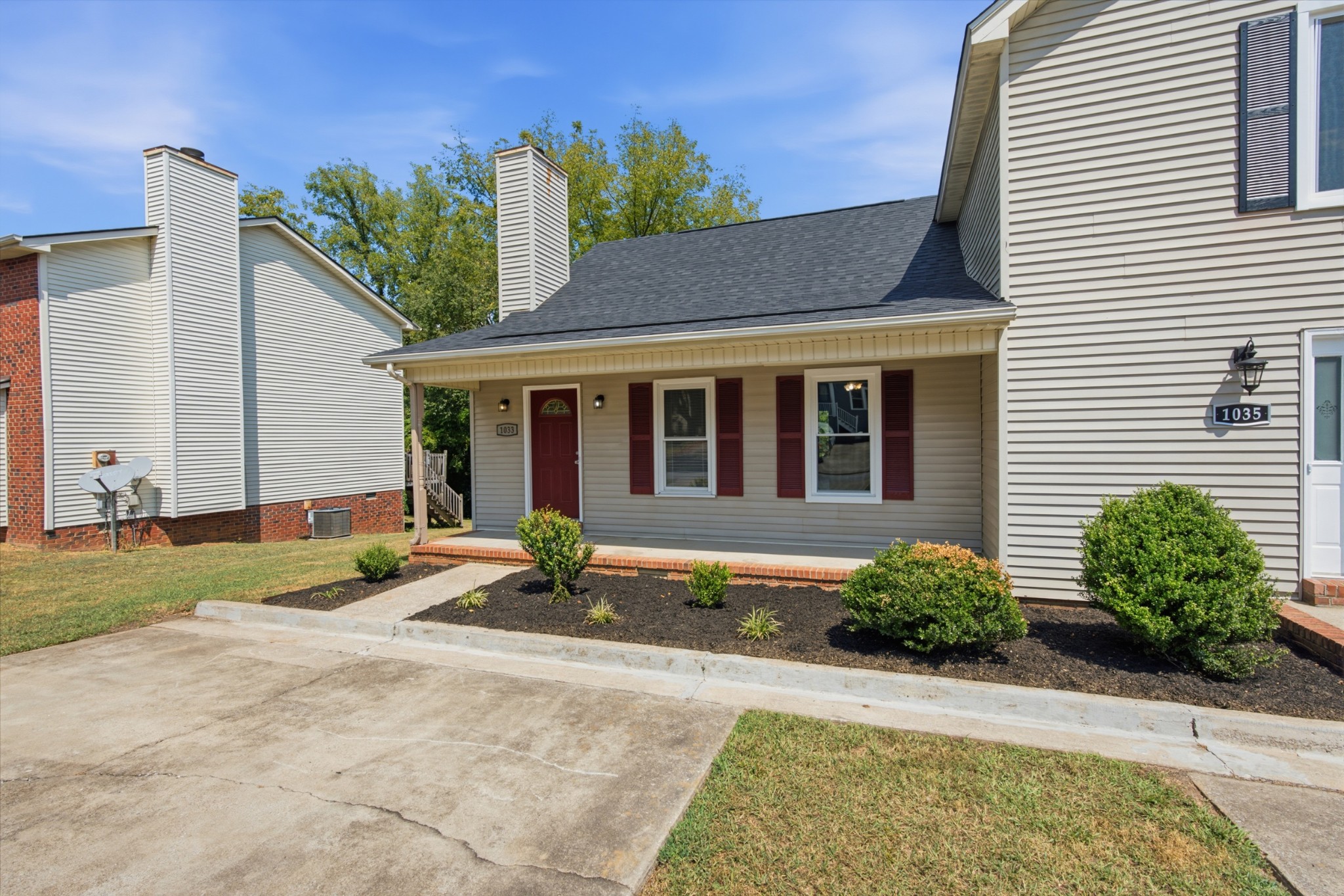 1033 Silver Point Dr Property Photo 4