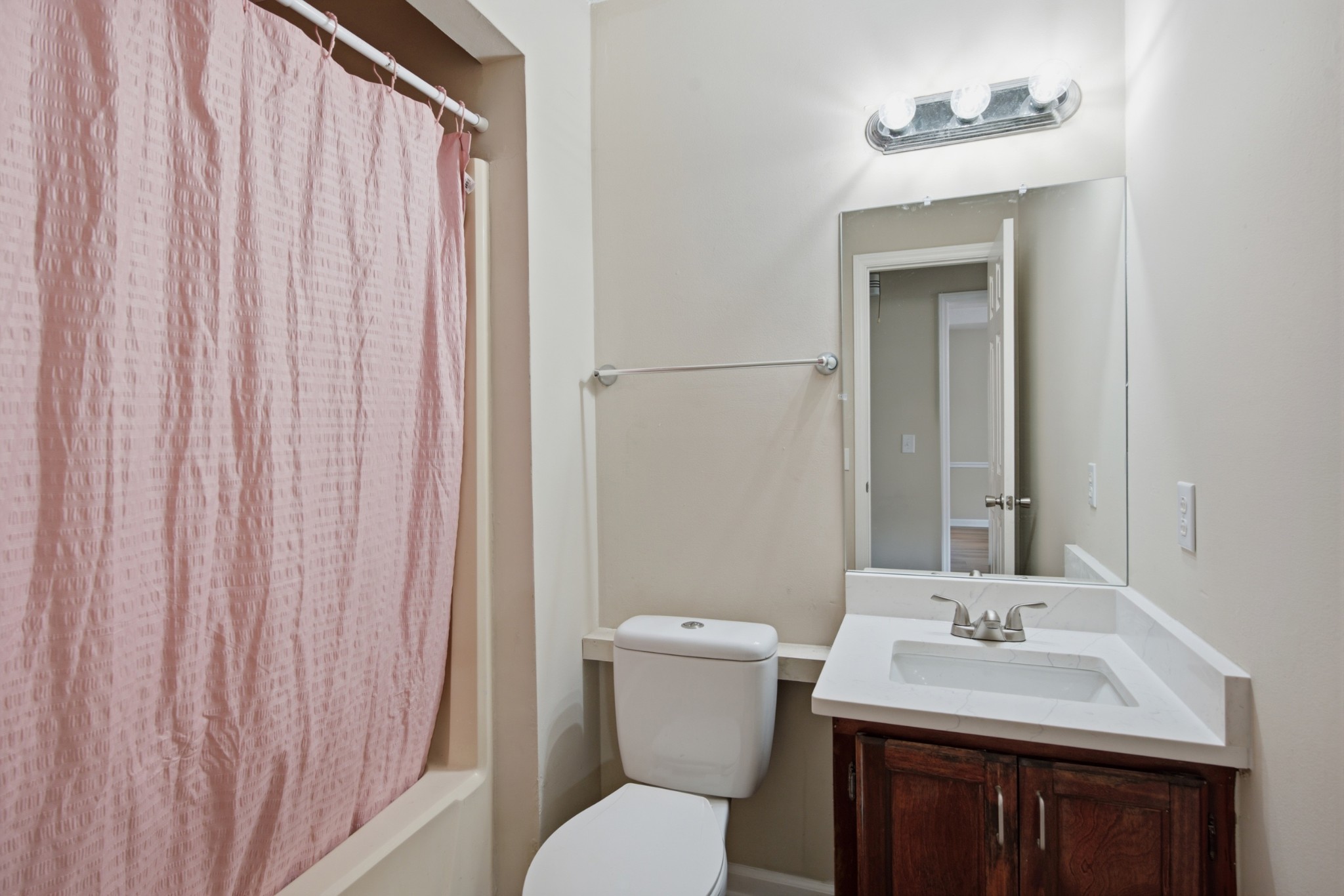 1033 Silver Point Dr Property Photo 32