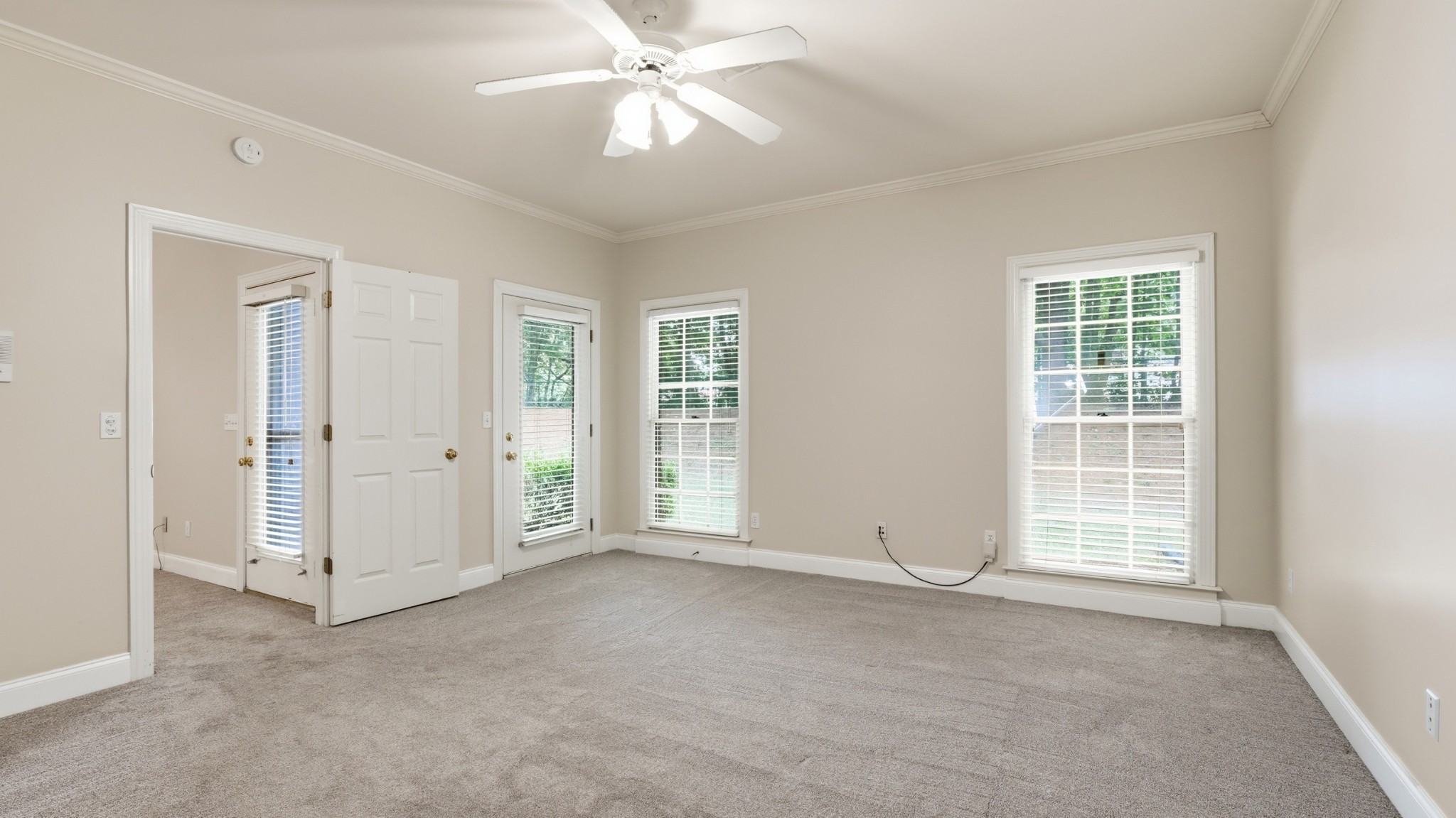 143 Hickory Ct Property Photo 5